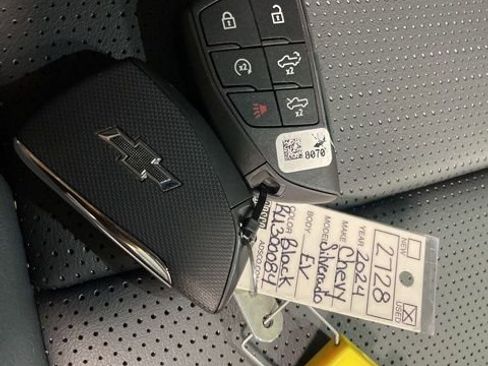 Used 2024 Chevrolet Silverado EV RST image 56