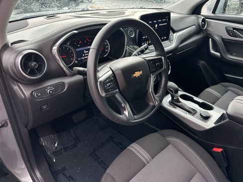 Certified 2025 Chevrolet Blazer LT FWD image 9