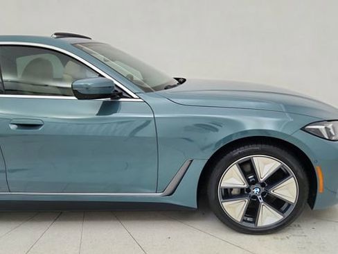 Used 2025 BMW i4 eDrive40 w/ Premium Package RWD image 7