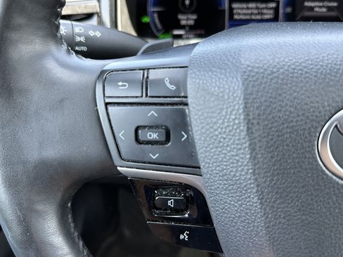 Used 2025 Toyota Camry XSE image 27