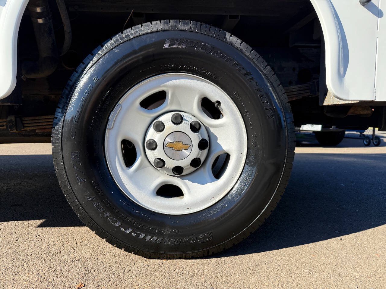 Used 2002 Chevrolet Silverado 2500 2WD Regular Cab image 30