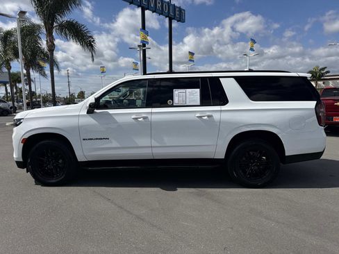 Used 2022 Chevrolet Suburban RST w/ Luxury Package image 8