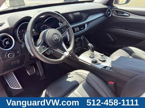 Used 2018 Alfa Romeo Stelvio Sport w/ Quick Order Package 22J Sport AWD/4WD image 13