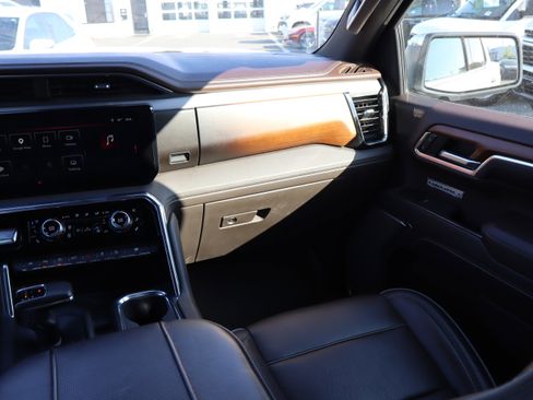 Used 2023 GMC Sierra 1500 Denali AWD/4WD image 17