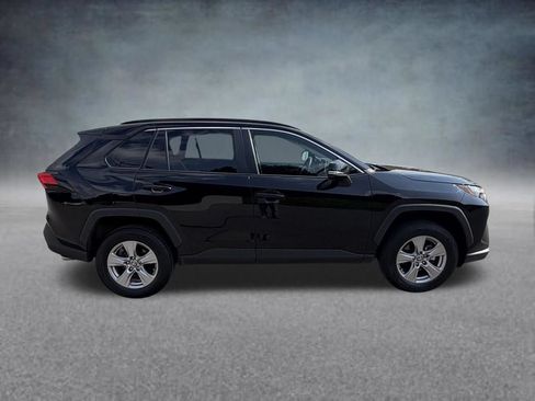 Used 2025 Toyota RAV4 XLE AWD/4WD image 7