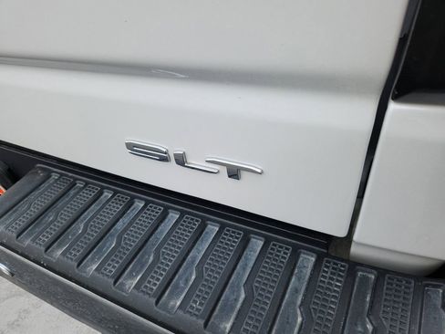 Used 2024 GMC Sierra 1500 SLT w/ SLT Premium Package AWD/4WD image 13