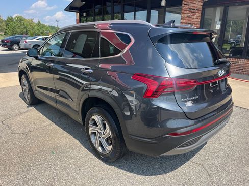Used 2023 Hyundai Santa Fe SEL image 2