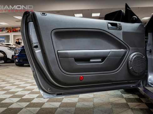 Used 2006 Ford Mustang GT RWD image 13
