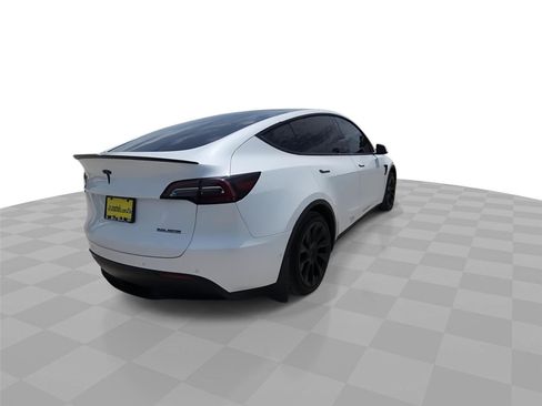 Used 2022 Tesla Model Y Long Range AWD/4WD image 8