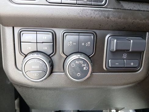 Used 2023 Chevrolet Tahoe High Country AWD/4WD image 19