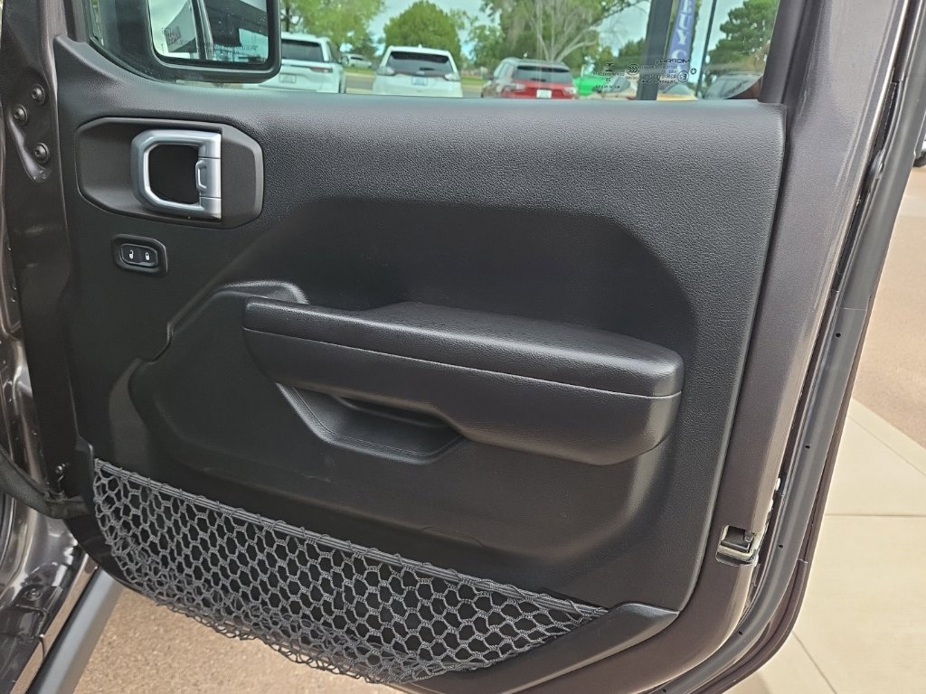 Used 2021 Jeep Wrangler Unlimited Rubicon AWD/4WD image 17