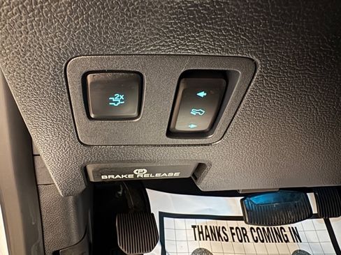 Used 2022 Ford F250 Lariat w/ Black Appearance Package image 19