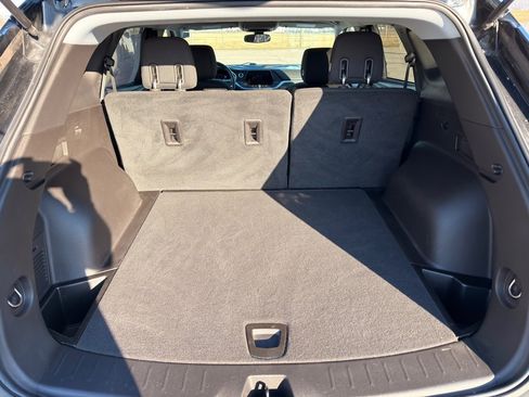 Used 2020 Chevrolet Blazer LT image 44