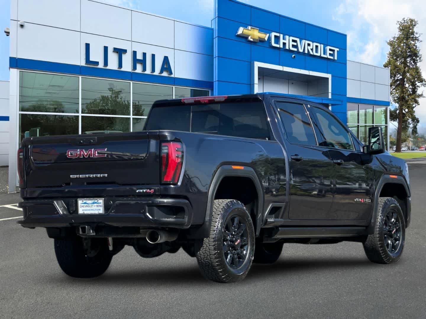 Used 2024 GMC Sierra 3500 AT4 w/ AT4 Premium Plus Package AWD/4WD image 2