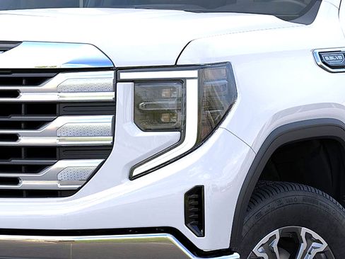 New 2026 GMC Sierra 1500 SLE image 10
