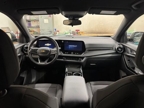Used 2025 Chevrolet Equinox LT AWD/4WD image 30
