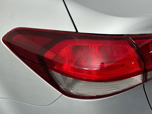 Used 2017 Kia Forte LX image 33