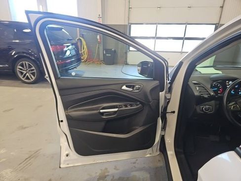 Used 2017 Ford Escape Titanium AWD/4WD image 10