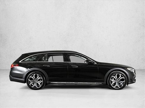 Used 2025 Mercedes-Benz E 450 4MATIC All-Terrain Wagon image 4