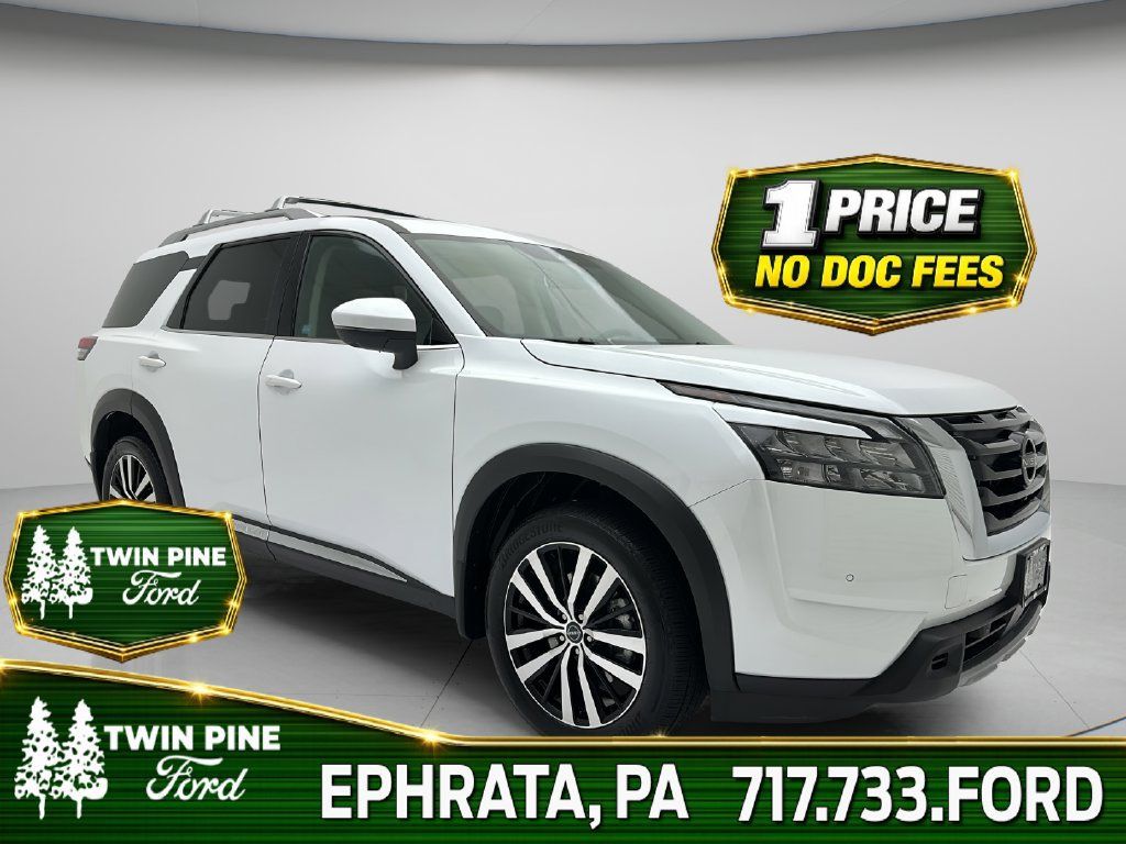 Used 2025 Nissan Pathfinder Platinum AWD/4WD image 1