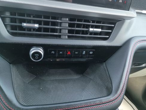 Used 2025 Ford Explorer ST-Line w/ ST-Line Street Pack image 22