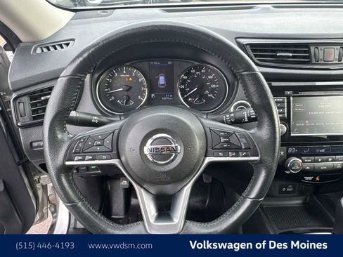 Used 2018 Nissan Rogue SV image 14