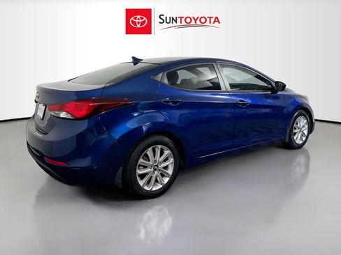 Used 2015 Hyundai Elantra SE w/ Option Group 02 FWD image 4