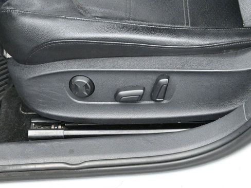 Used 2018 Volkswagen Passat 2.0T SE image 14