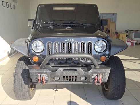 Used 2012 Jeep Wrangler Unlimited Sahara image 2