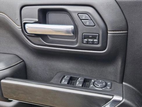 Used 2020 GMC Sierra 1500 AT4 w/ AT4 Premium Package image 6