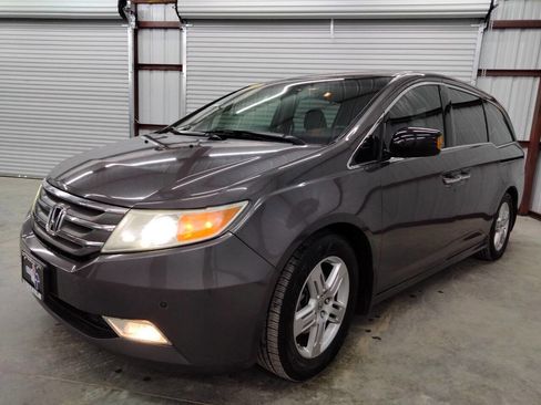 Used 2011 Honda Odyssey Touring image 1