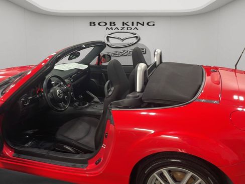 Used 2014 MAZDA MX-5 Miata Sport w/ Convenience Package RWD image 24