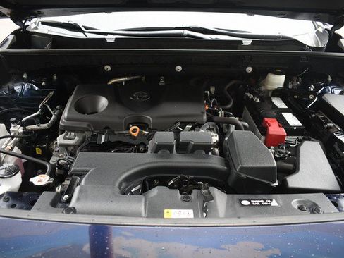 Used 2025 Toyota RAV4 XLE AWD/4WD image 29