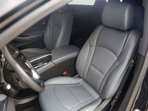 Used 2023 Buick Enclave Essence w/ Sport Touring Edition FWD image 10