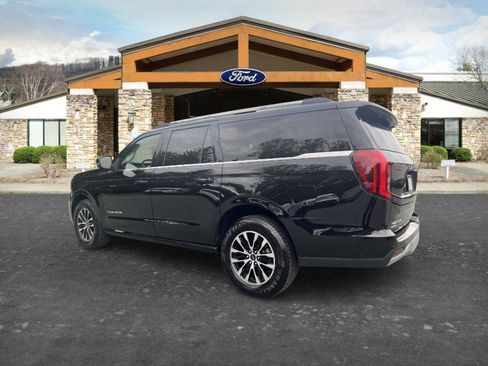 Used 2025 Ford Expedition Max Platinum AWD/4WD image 6