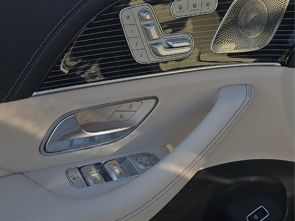 New 2026 Mercedes-Benz GLE 53 AMG 4MATIC image 17