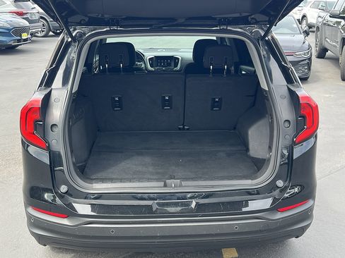 Used 2018 GMC Terrain SLE w/ Driver Convenience Package FWD image 7