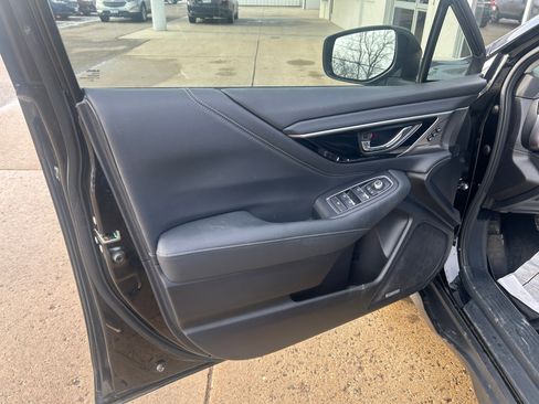 Used 2021 Subaru Outback Limited image 10