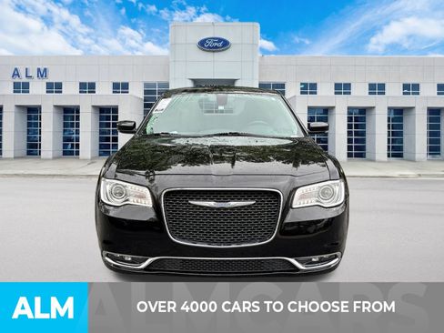 Used 2021 Chrysler 300 Touring L image 3