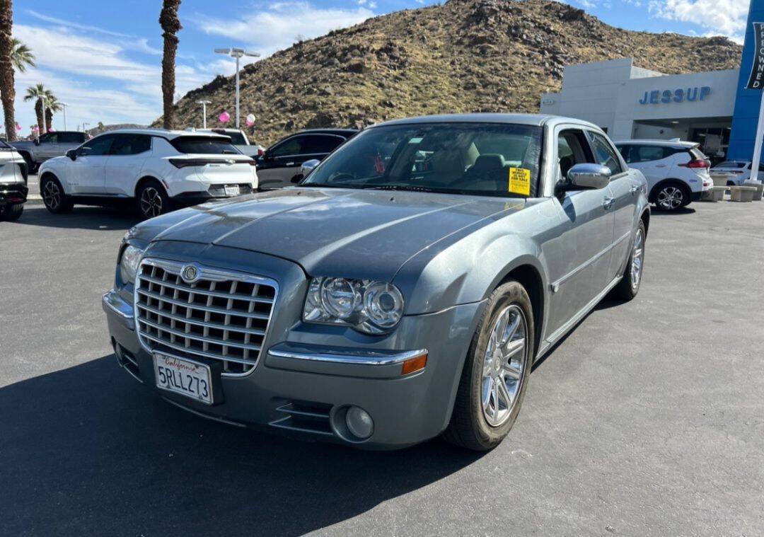 Used 2006 Chrysler 300 C w/ Navigation & Sound Group II RWD image 1