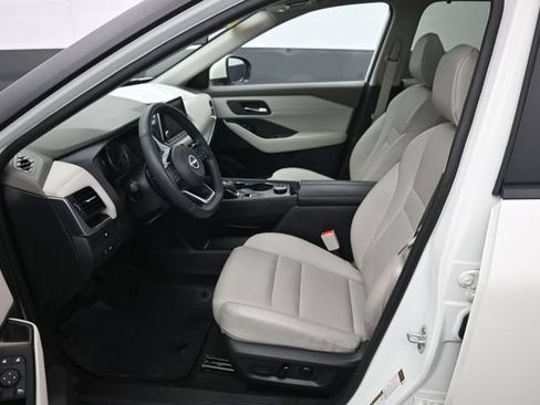 Used 2023 Nissan Rogue SV w/ SV Premium B Package AWD/4WD image 9