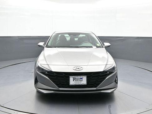 Certified 2023 Hyundai Elantra SEL w/ Preferred Accessory Package FWD image 2