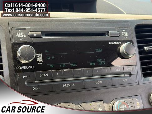 Used 2012 Toyota Sienna LE w/ Towing Pkg FWD image 21