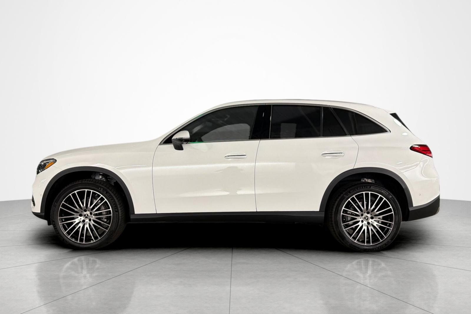 New 2026 Mercedes-Benz GLC 300 image 2