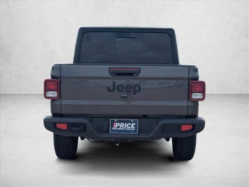 Used 2024 Jeep Gladiator Sport AWD/4WD image 6