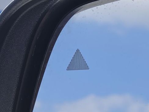 Used 2019 Jeep Grand Cherokee Altitude image 11