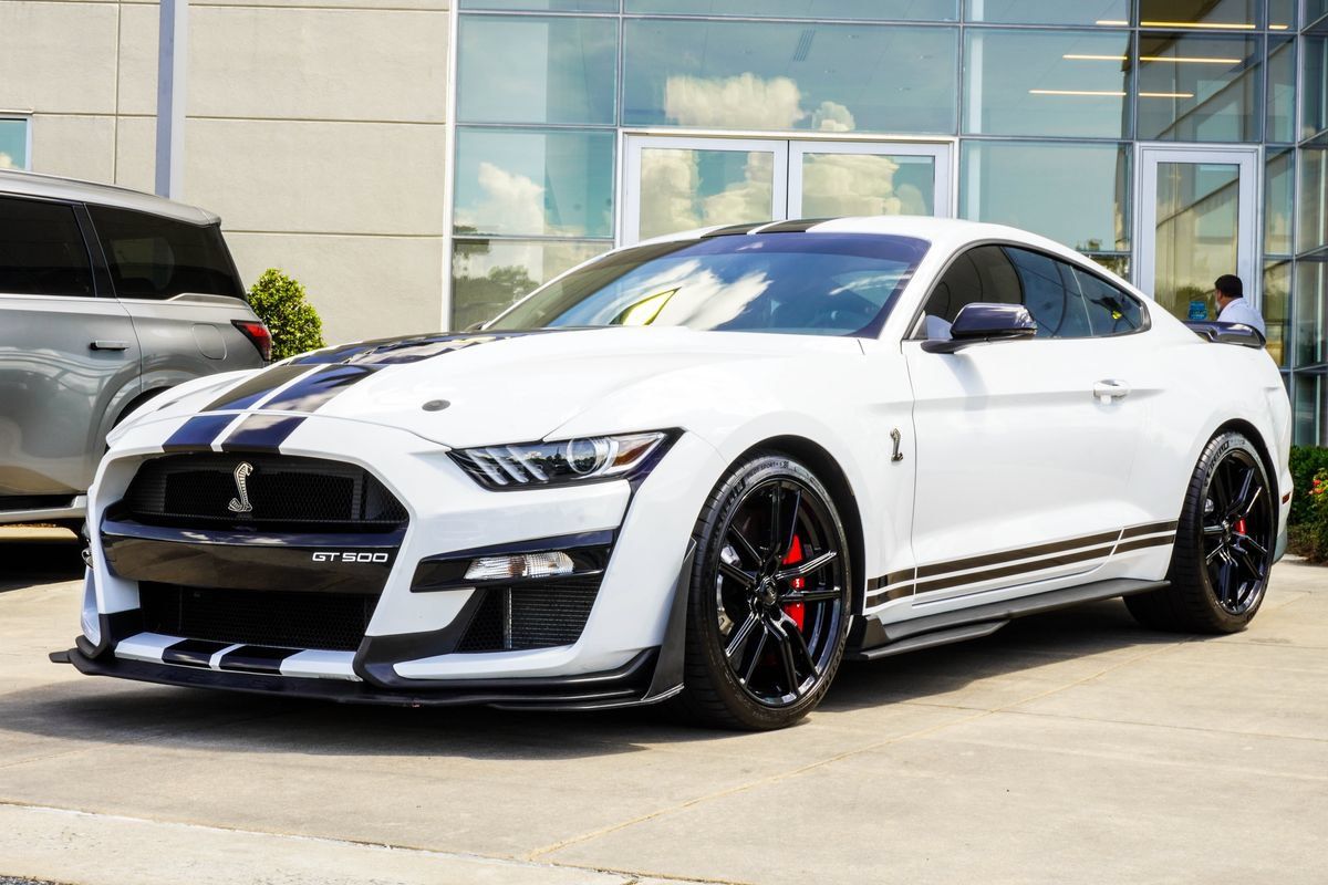 Used 2022 Ford Mustang Shelby GT500 w/ Technology Package RWD image 8