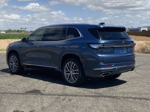 Used 2025 Buick Enclave Avenir FWD image 5