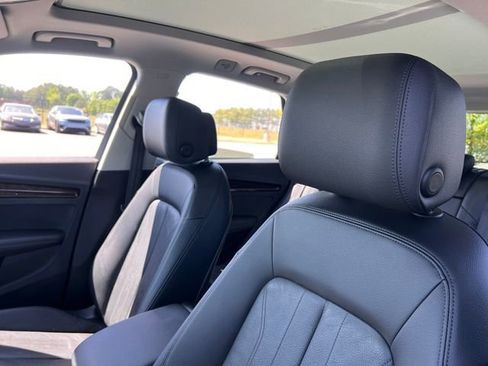 Used 2018 Audi Q5 Prestige w/ Prestige Package AWD/4WD image 15