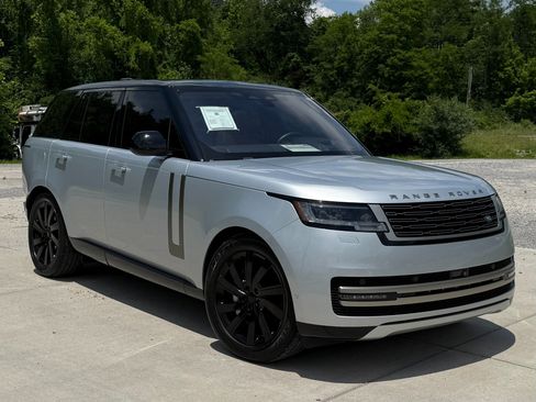 Used 2023 Land Rover Range Rover SE AWD/4WD image 1